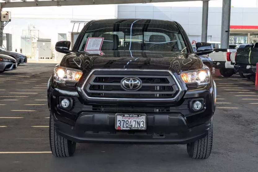 2022 Toyota Tacoma SR5 photo 1