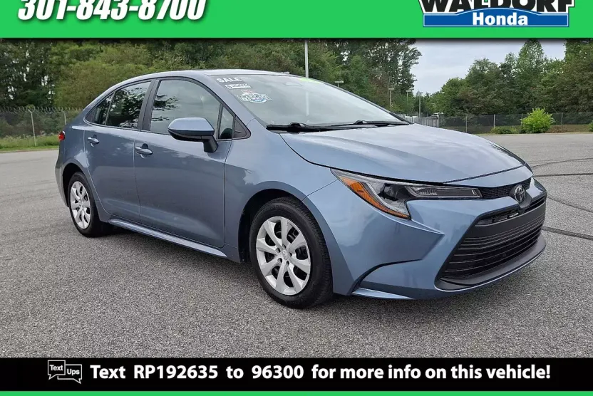 2024 Toyota Corolla LE photo 1