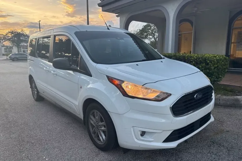 2022 Ford Transit Connect XLT Wagon photo 1