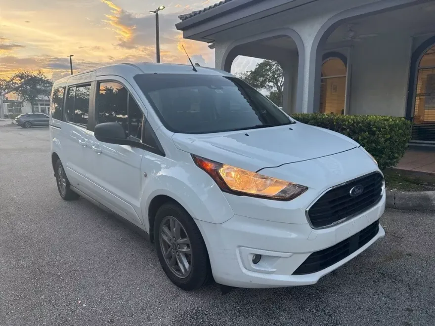 2022 Ford Transit Connect XLT Wagon photo 1