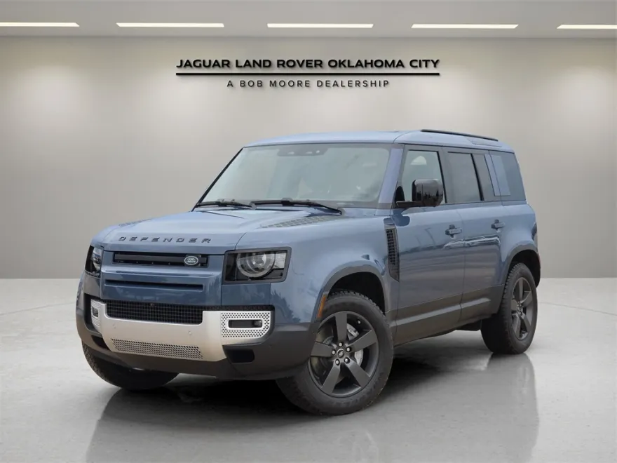 2025 Land Rover Defender 110 S photo 1