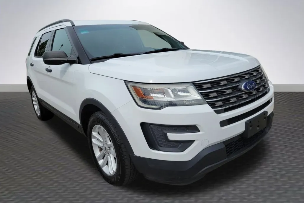2016 Ford Explorer Base photo 1