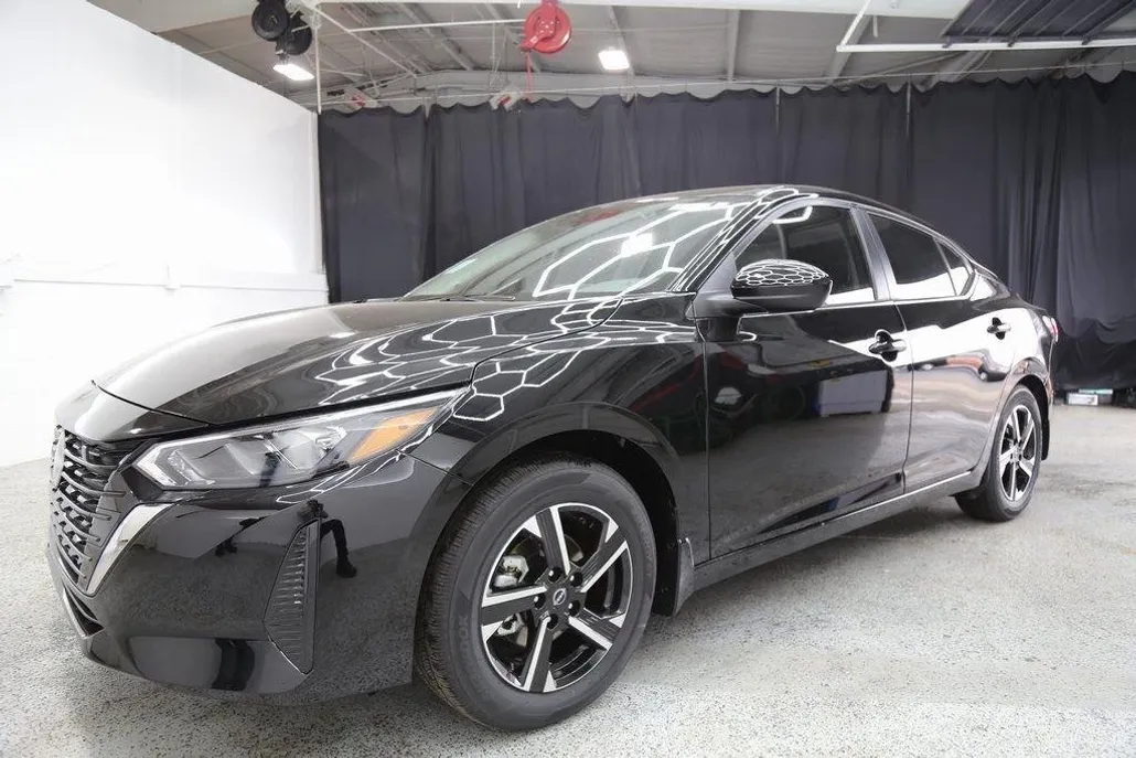 2025 Nissan Sentra SV photo 1