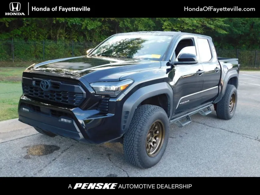 2024 Toyota Tacoma TRD Off-Road photo 1