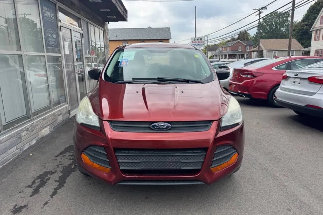 2014 Ford Escape S photo 1