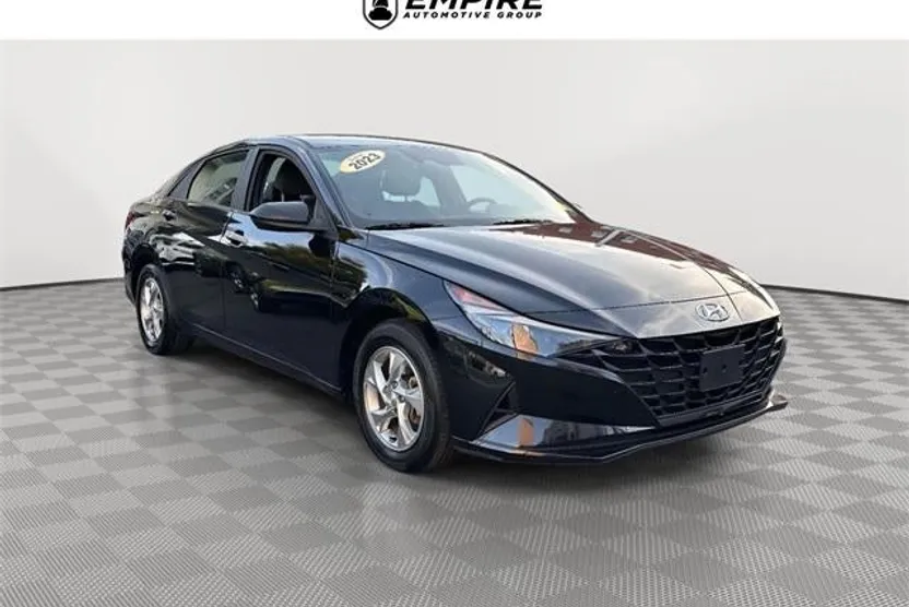 2023 Hyundai Elantra SE photo 1