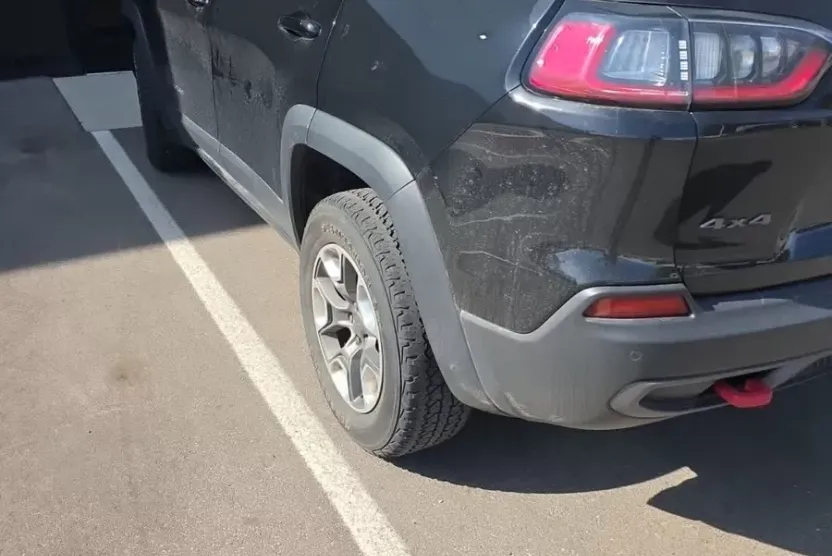 2019 Jeep Cherokee Trailhawk photo 1