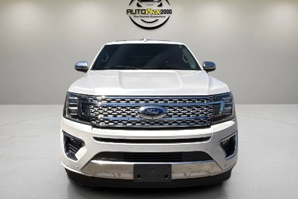 2019 Ford Expedition MAX Platinum photo 1