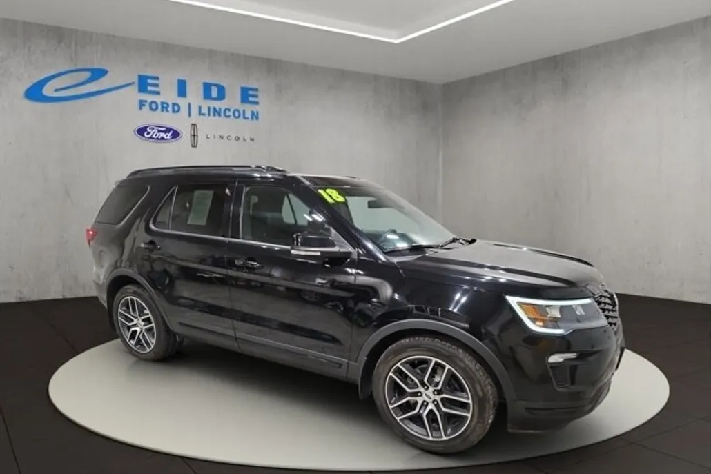 2018 Ford Explorer Sport photo 1