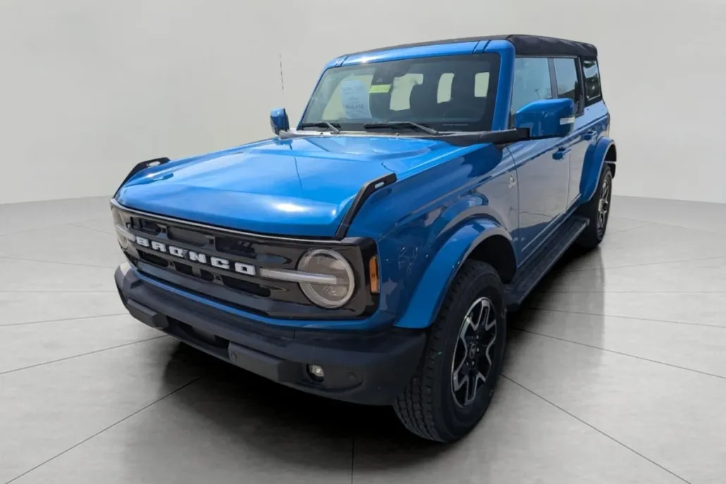 2024 Ford Bronco Outer Banks photo 1