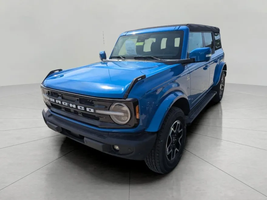 2024 Ford Bronco Outer Banks photo 1
