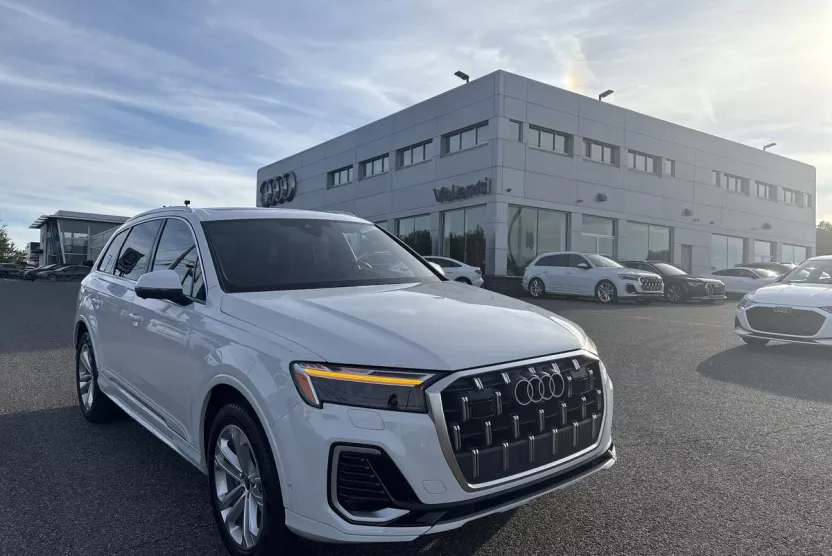 2025 Audi Q7 Premium Plus photo 1