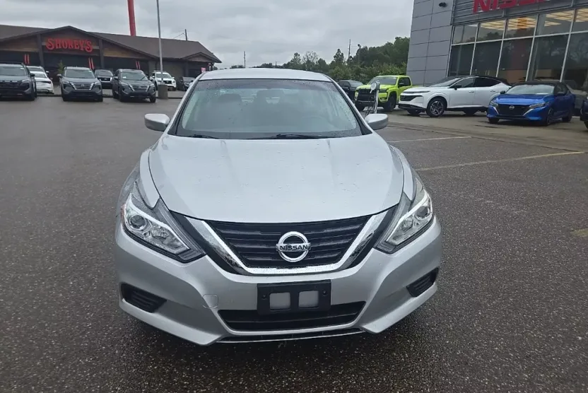 2017 Nissan Altima 2.5 S photo 1