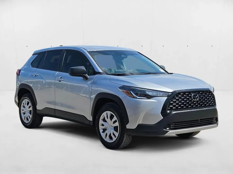 2023 Toyota Corolla Cross L photo 1