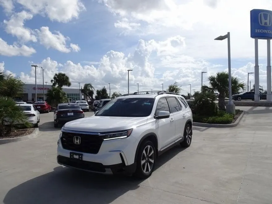 2025 Honda Pilot Touring photo 1