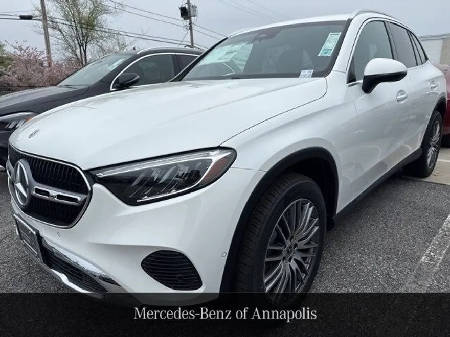 2025 Mercedes Benz GLC 300 4MATIC photo 1