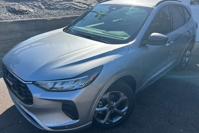 2023 Ford Escape ST-Line photo 1