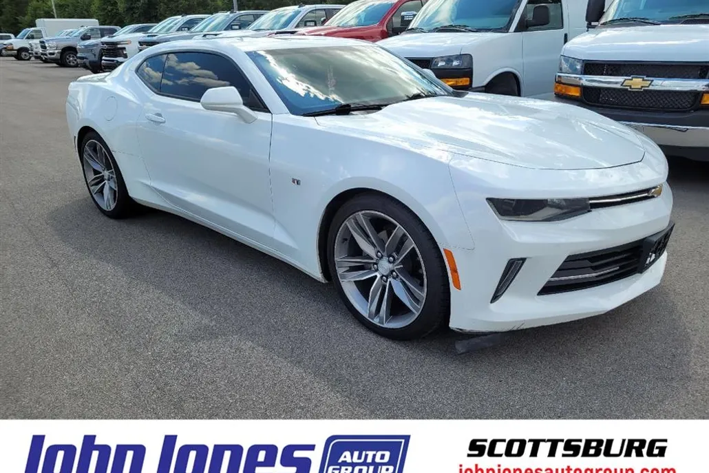 2017 Chevrolet Camaro 1LT photo 1