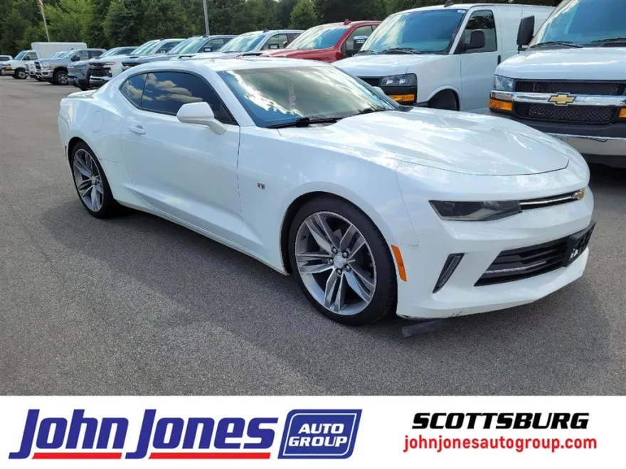 2017 Chevrolet Camaro 1LT photo 1