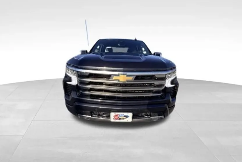 2022 Chevrolet Silverado 1500 High Country photo 1