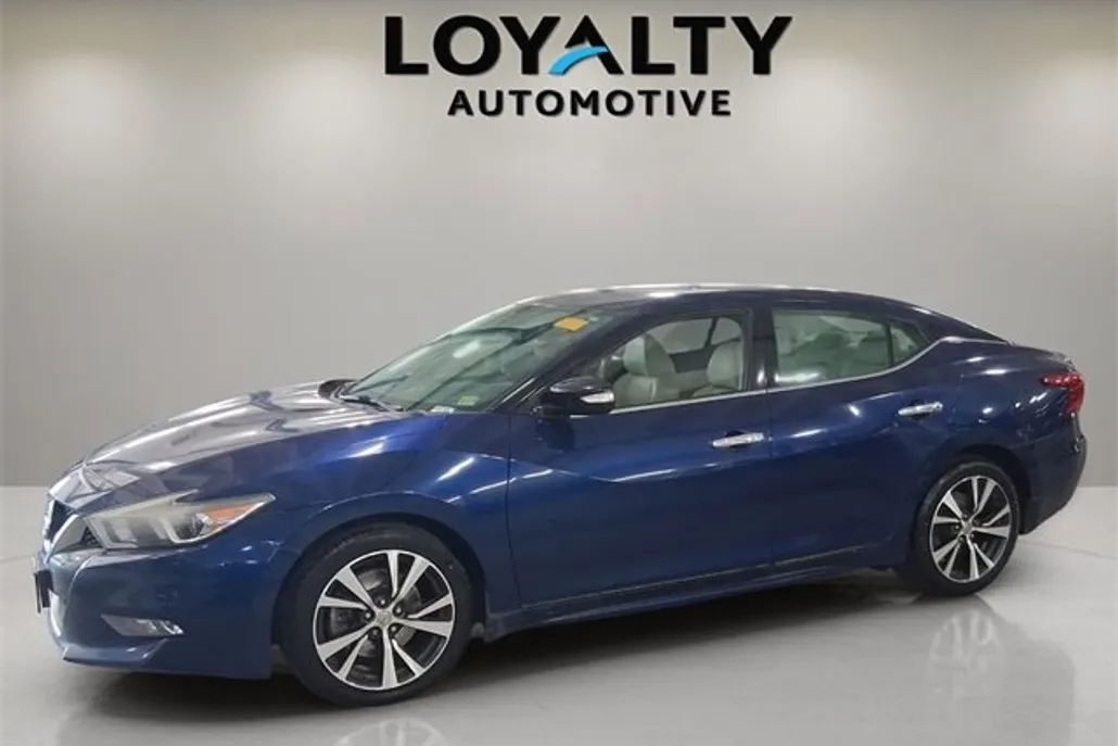 2016 Nissan Maxima SV photo 1