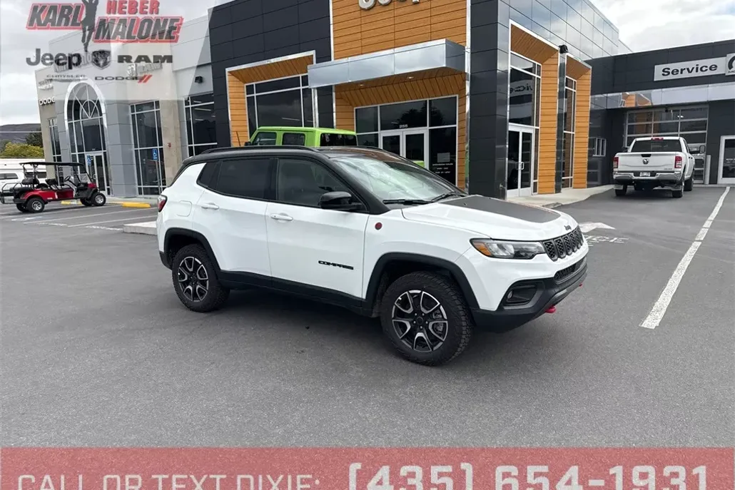 2026 Jeep Compass Trailhawk photo 1