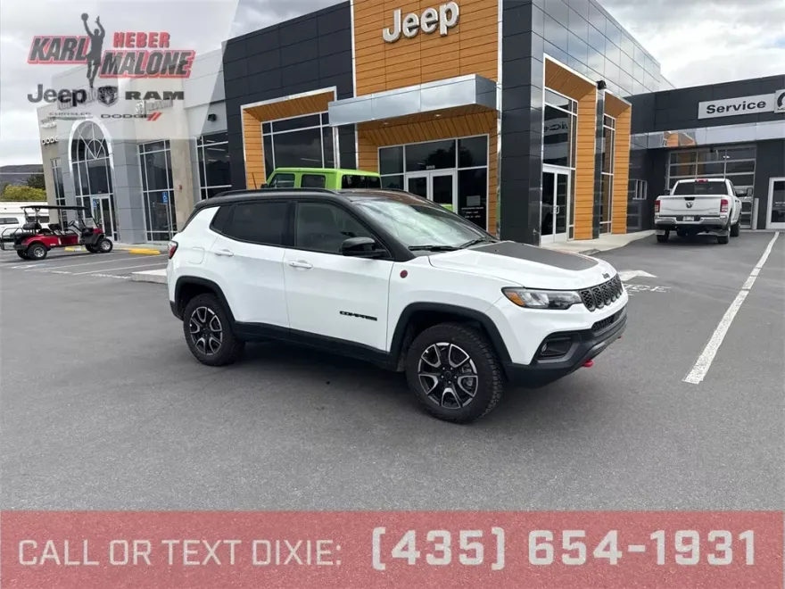 2026 Jeep Compass Trailhawk photo 1