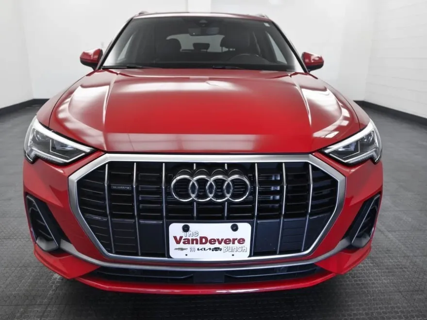 2024 Audi Q3 S line Premium photo 1