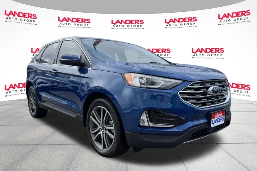 2022 Ford Edge Titanium photo 1