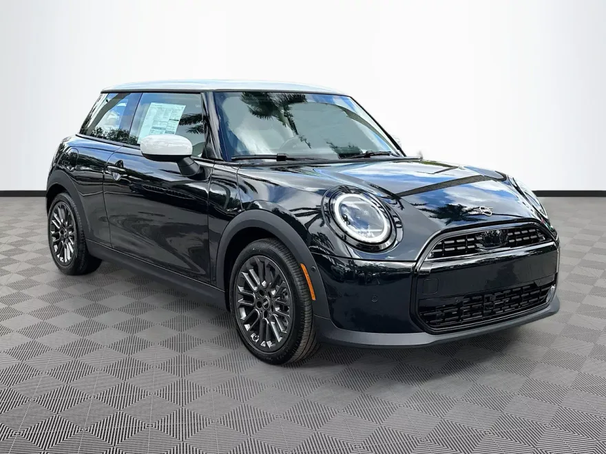 2025 Mini Cooper 2 Door Hardtop Signature photo 1