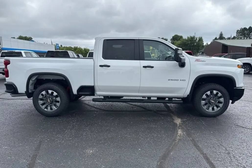 2025 Chevrolet Silverado 2500HD Custom photo 1
