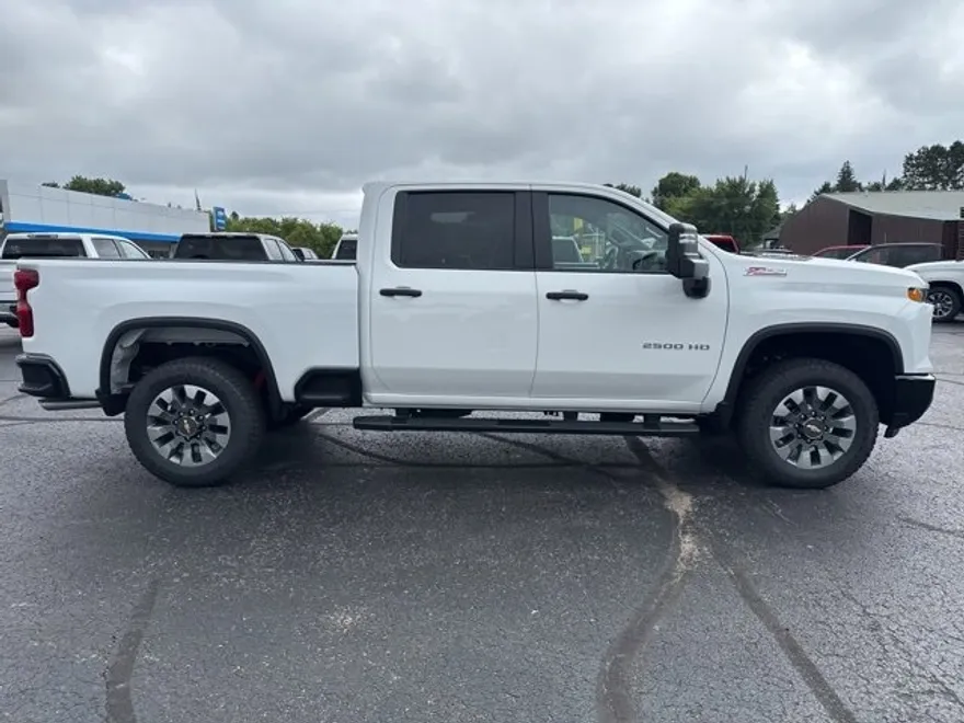 2025 Chevrolet Silverado 2500HD Custom photo 1