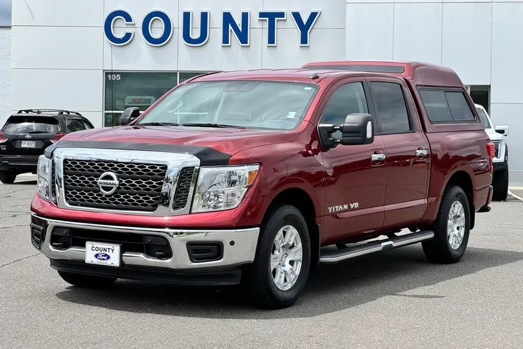 2018 Nissan Titan SV photo 1