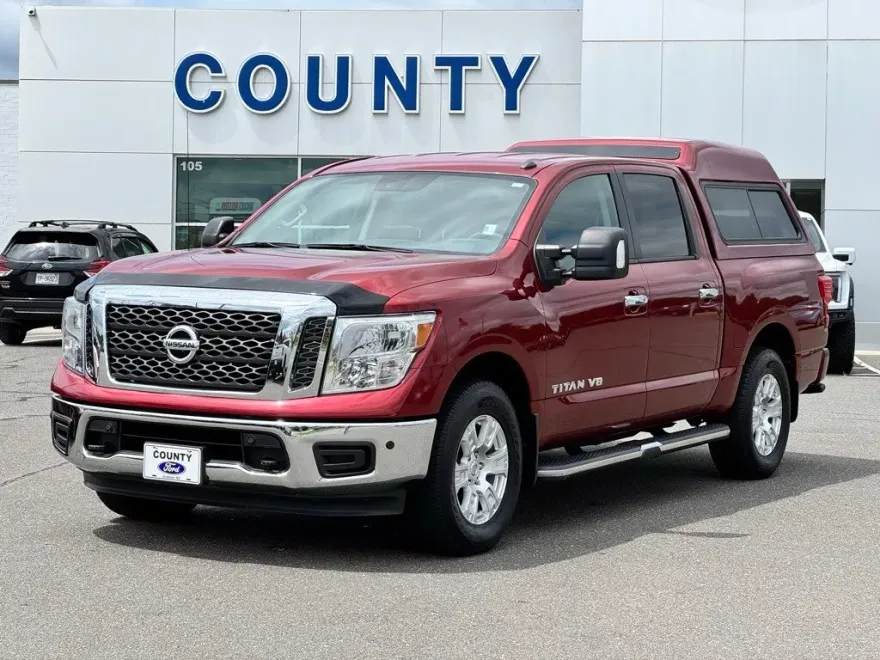 2018 Nissan Titan SV photo 1
