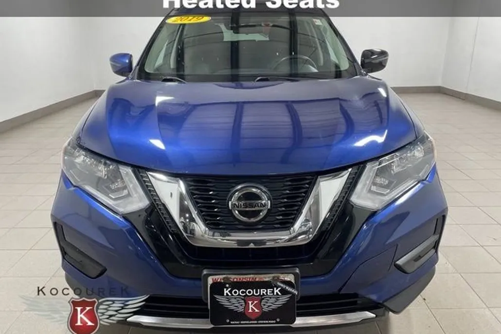 2019 Nissan Rogue SV photo 1