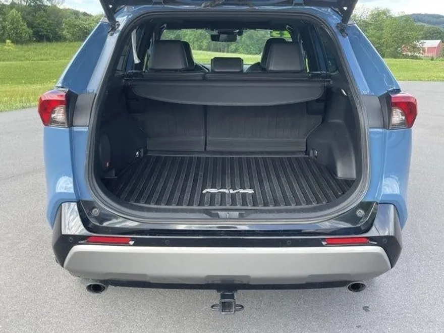 2023 Toyota RAV4 Hybrid XSE photo 1