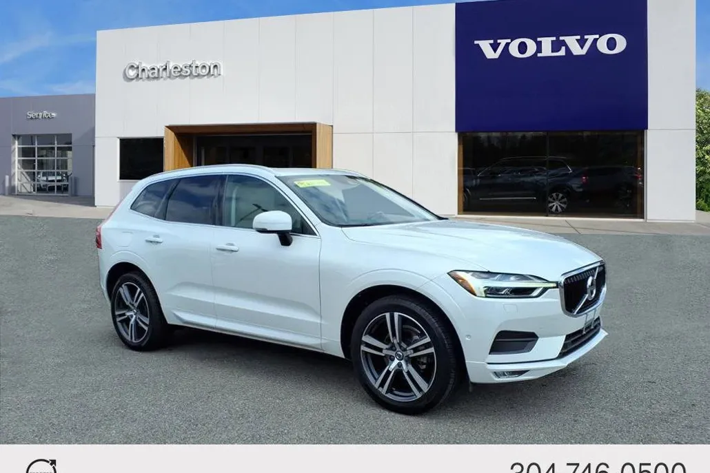 2019 Volvo XC60 Momentum photo 1