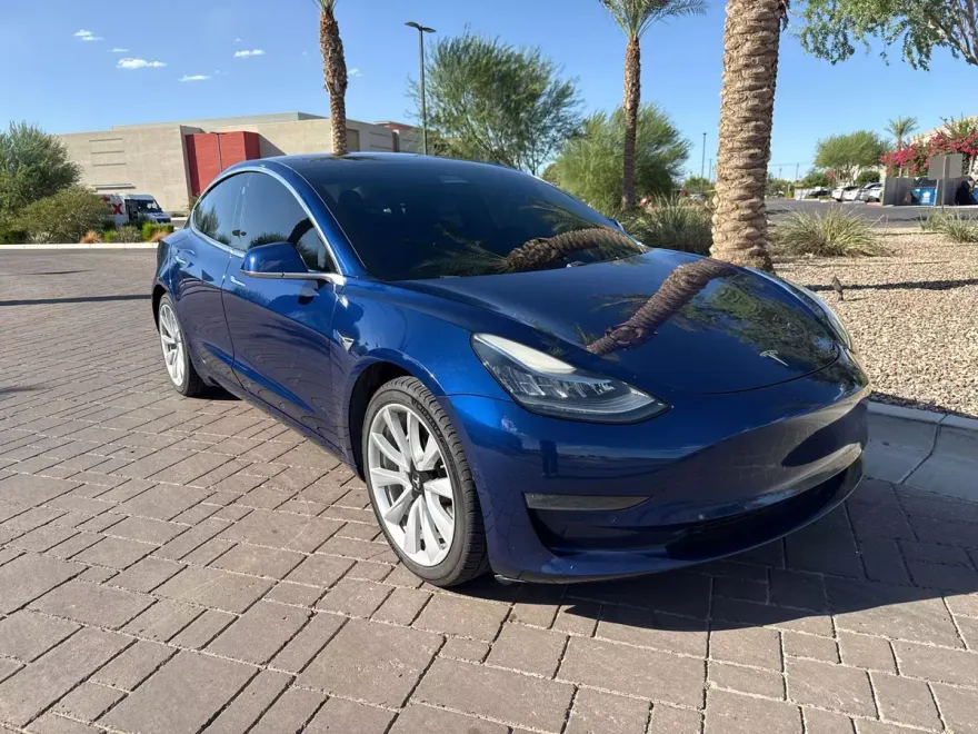 2018 Tesla Model 3 Long Range photo 1