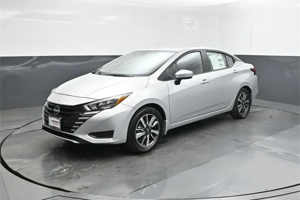 2025 Nissan Versa SV photo 1