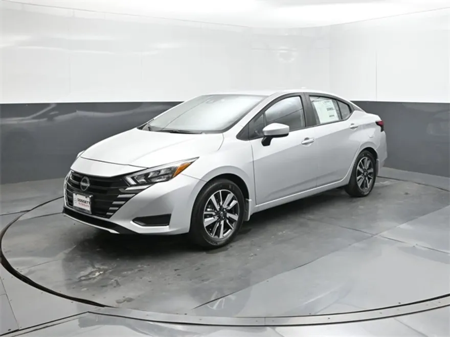 2025 Nissan Versa SV photo 1