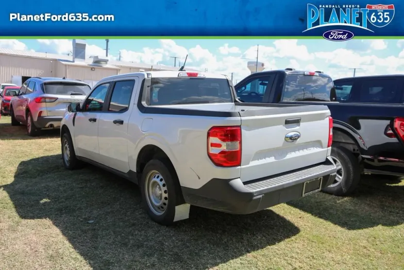 2024 Ford Maverick XL photo 1