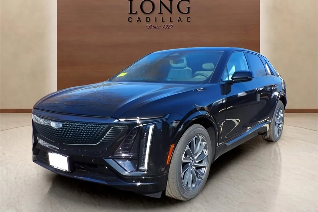 2025 Cadillac Lyriq Sport photo 1