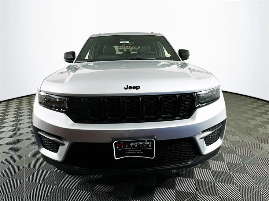 2025 Jeep Grand Cherokee Altitude photo 1