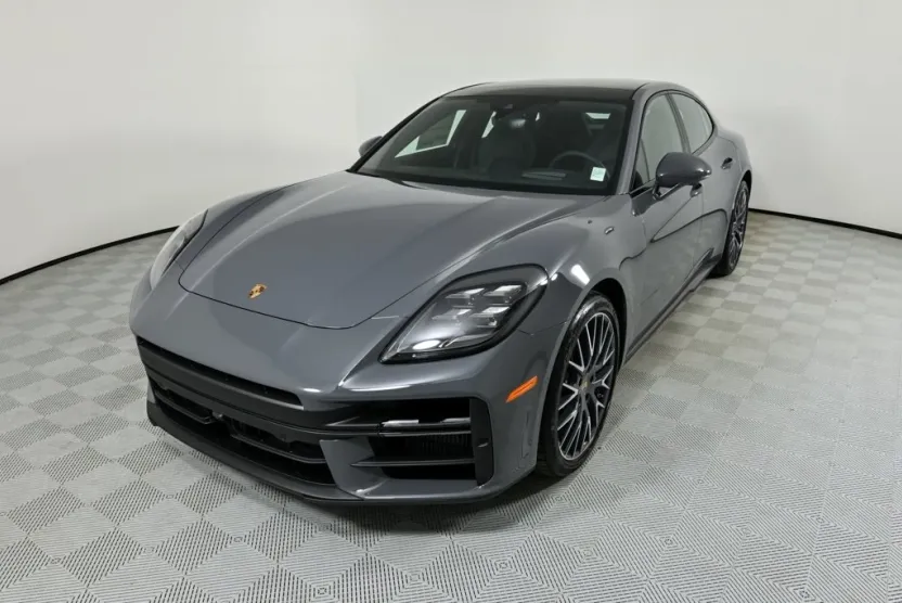 2025 Porsche Panamera Base photo 1