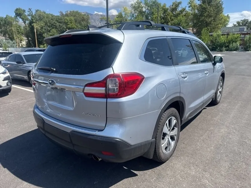 2021 Subaru Ascent Premium photo 1