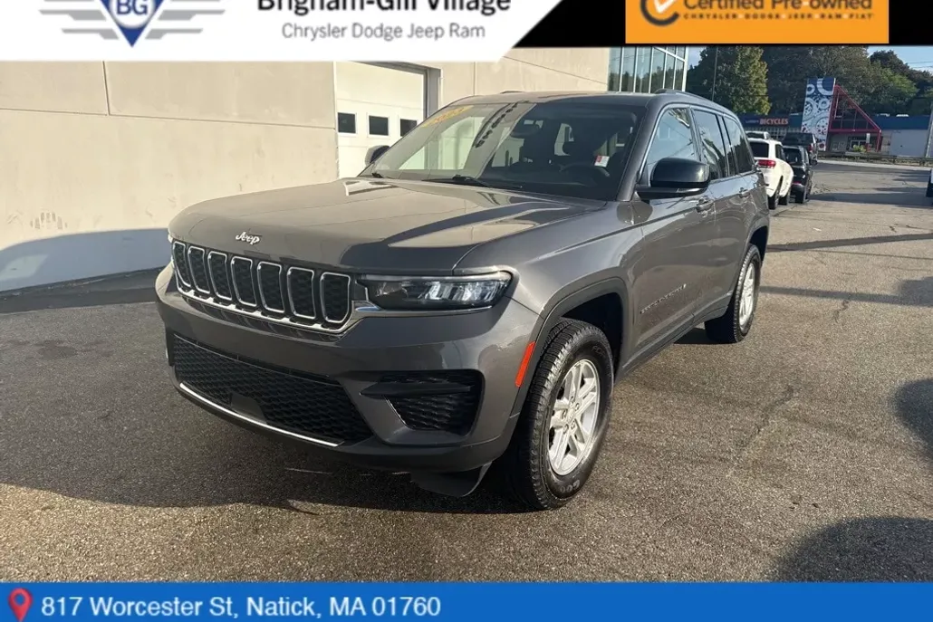 2023 Jeep Grand Cherokee Laredo photo 1