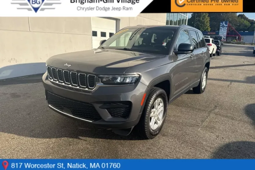 2023 Jeep Grand Cherokee Laredo photo 1