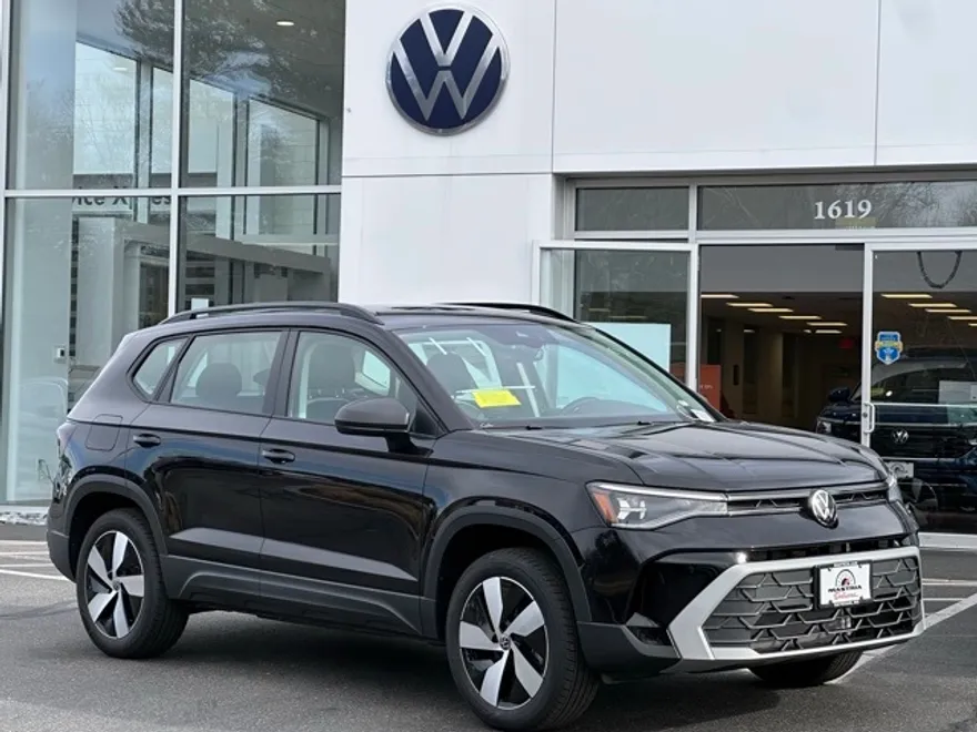 2025 Volkswagen Taos S photo 1