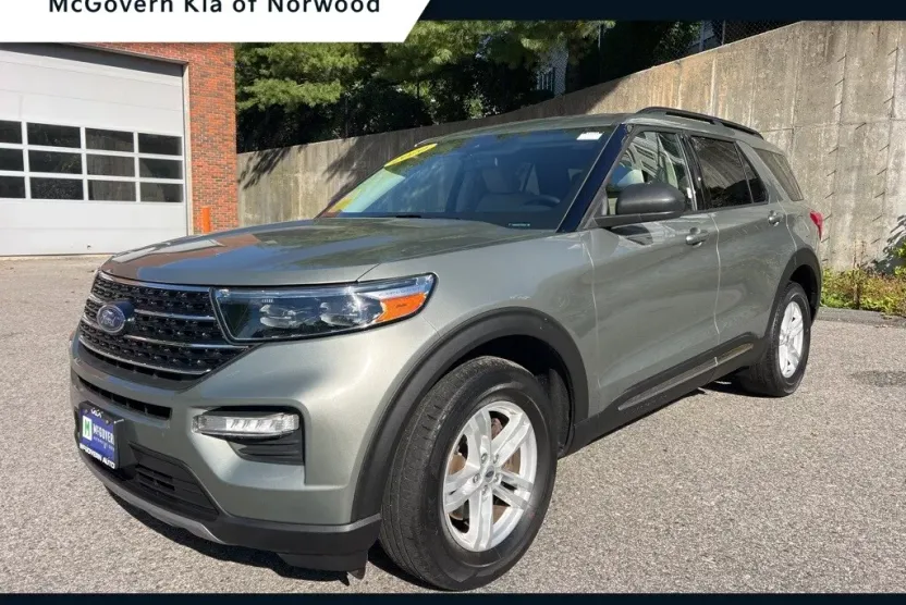 2020 Ford Explorer XLT photo 1
