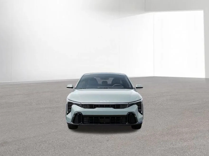 2025 Kia K4 GT-Line photo 1
